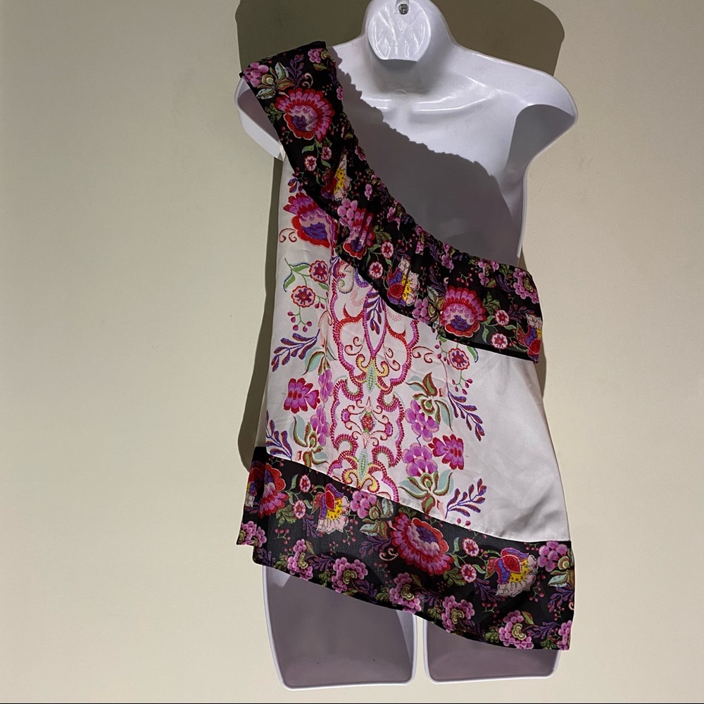Francesca’s One Shoulder Floral Ruffle Top - Picture 6 of 16